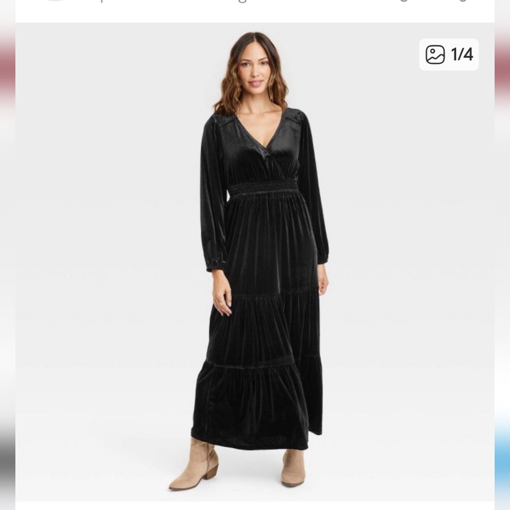 Elegant Black Velvet Maxi Dress - Picture 4 of 5